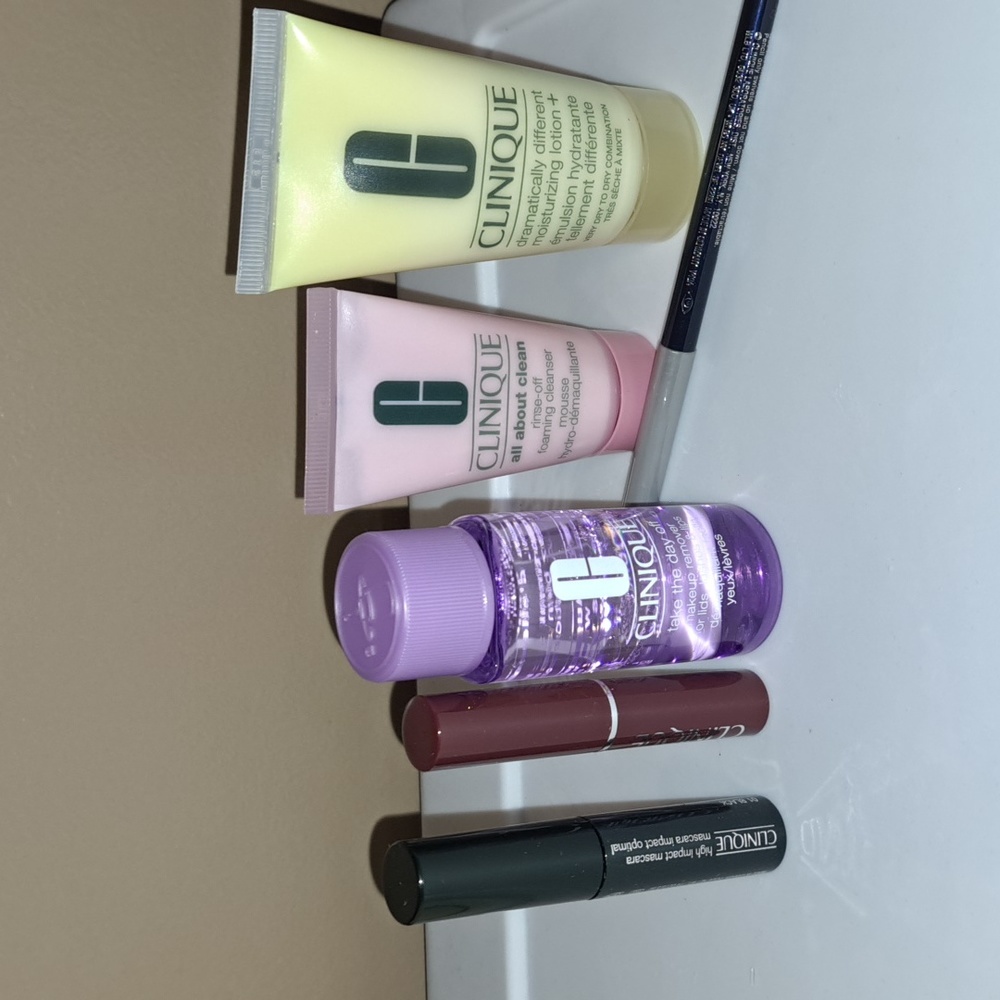 NOT FOR SALE SOLD Bundle 6 Clinique